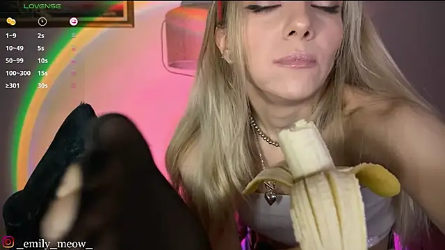 Snapshot of _Emily_Sweety_ chatting on 12/24/24, 11:38 Emily Sweety online show from 12/24/24, 11:38