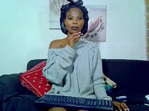 Snapshot of MissParis26 chatting on 02/04/25, 10:45 MissParis26 online show from 02/04/25, 10:45