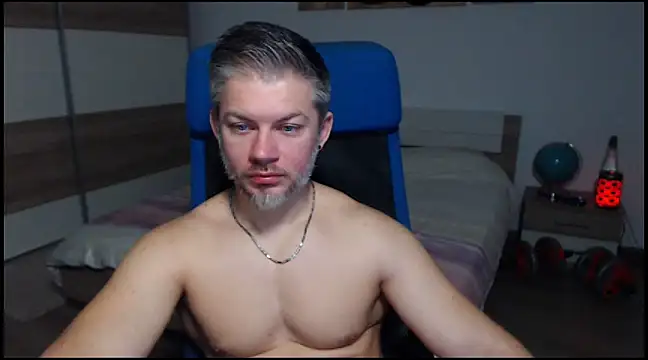 Snapshot of RobbyShawz chatting on 12/12/24, 05:31 RobbyShawz online show from 12/12/24, 05:31