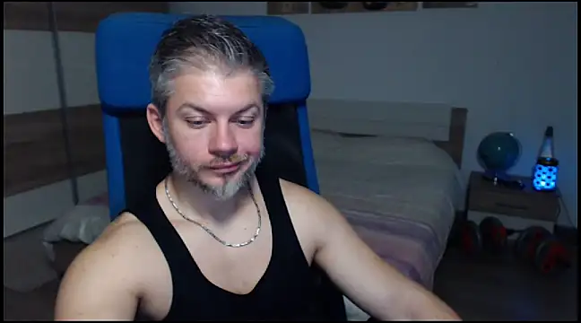 Snapshot of RobbyShawz chatting on 12/12/24, 09:51 RobbyShawz online show from 12/12/24, 09:51