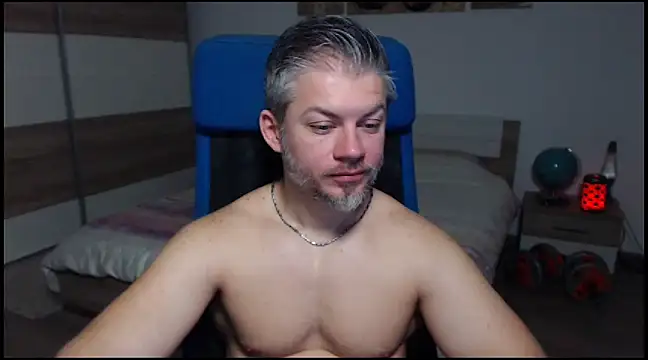 Snapshot of RobbyShawz chatting on 12/18/24, 06:21 RobbyShawz online show from 12/18/24, 06:21