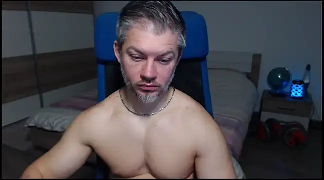 Snapshot of RobbyShawz chatting on 12/23/24, 05:28 RobbyShawz online show from 12/23/24, 05:28