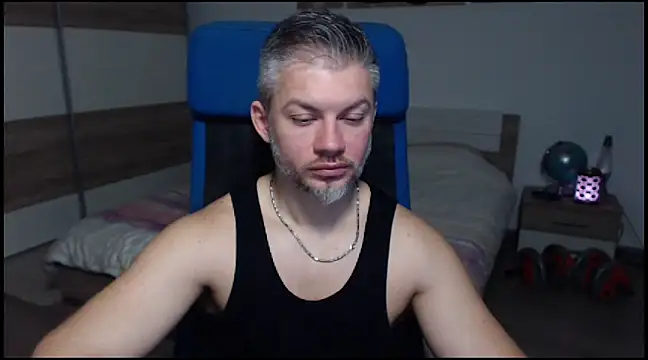 Snapshot of RobbyShawz chatting on 12/26/24, 10:26 RobbyShawz online show from 12/26/24, 10:26
