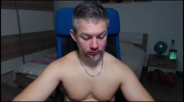 Snapshot of RobbyShawz chatting on 12/30/24, 05:48 RobbyShawz online show from 12/30/24, 05:48