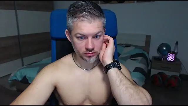 Snapshot of RobbyShawz chatting on 12/31/24, 05:44 RobbyShawz online show from 12/31/24, 05:44