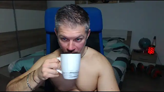 Snapshot of RobbyShawz chatting on 01/02/25, 05:46 RobbyShawz online show from 01/02/25, 05:46