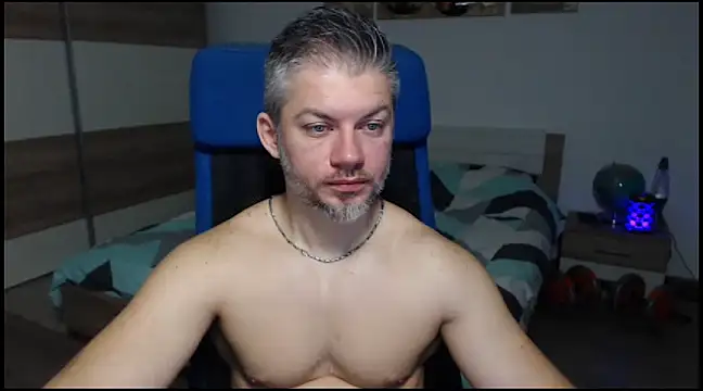 Snapshot of RobbyShawz chatting on 01/04/25, 05:27 RobbyShawz online show from 01/04/25, 05:27