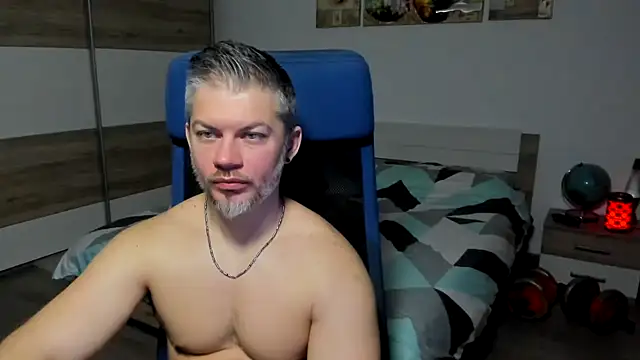 Snapshot of RobbyShawz chatting on 01/09/25, 05:44 RobbyShawz online show from 01/09/25, 05:44