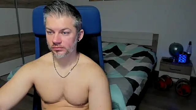 Snapshot of RobbyShawz chatting on 01/15/25, 05:08 RobbyShawz online show from 01/15/25, 05:08