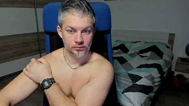 Snapshot of RobbyShawz chatting on 01/17/25, 05:11 RobbyShawz online show from 01/17/25, 05:11