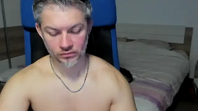 Snapshot of RobbyShawz chatting on 02/11/25, 12:16 RobbyShawz online show from 02/11/25, 12:16