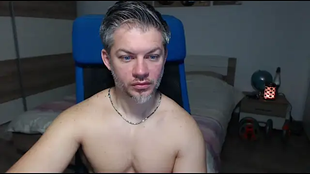 Snapshot of RobbyShawz chatting on 02/16/25, 05:15 RobbyShawz online show from 02/16/25, 05:15