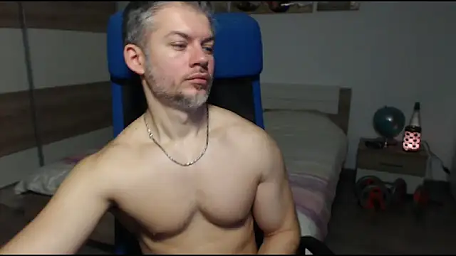 Snapshot of RobbyShawz chatting on 02/18/25, 10:49 RobbyShawz online show from 02/18/25, 10:49