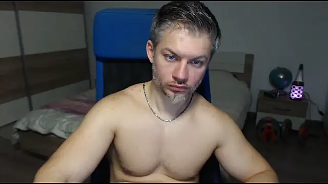 Snapshot of RobbyShawz chatting on 02/19/25, 10:45 RobbyShawz online show from 02/19/25, 10:45