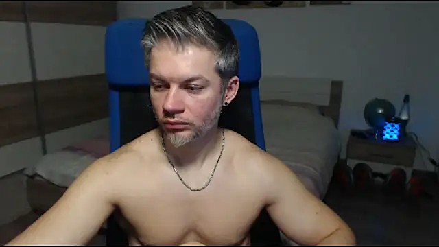 Snapshot of RobbyShawz chatting on 02/22/25, 10:07 RobbyShawz online show from 02/22/25, 10:07