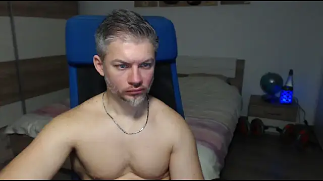 Snapshot of RobbyShawz chatting on 02/27/25, 10:59 RobbyShawz online show from 02/27/25, 10:59