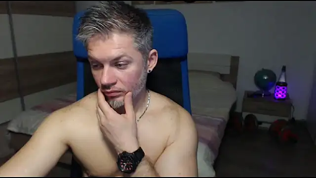 Snapshot of RobbyShawz chatting on 03/04/25, 10:57 RobbyShawz online show from 03/04/25, 10:57