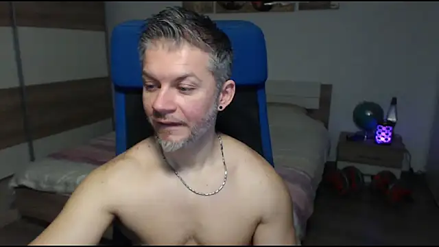 Snapshot of RobbyShawz chatting on 03/05/25, 10:55 RobbyShawz online show from 03/05/25, 10:55