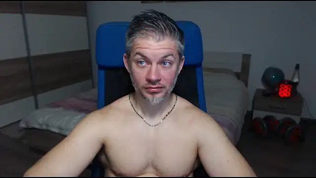 Snapshot of RobbyShawz chatting on 03/07/25, 10:35 RobbyShawz online show from 03/07/25, 10:35