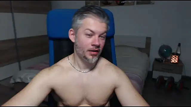 Snapshot of RobbyShawz chatting on 03/10/25, 06:27 RobbyShawz online show from 03/10/25, 06:27