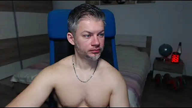 Snapshot of RobbyShawz chatting on 03/12/25, 05:57 RobbyShawz online show from 03/12/25, 05:57