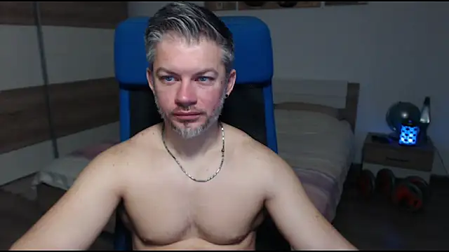 Snapshot of RobbyShawz chatting on 03/20/25, 06:19 RobbyShawz online show from 03/20/25, 06:19