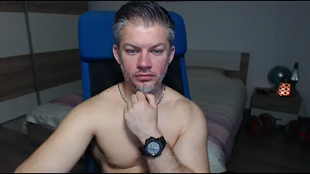 Snapshot of RobbyShawz chatting on 03/22/25, 05:17 RobbyShawz online show from 03/22/25, 05:17