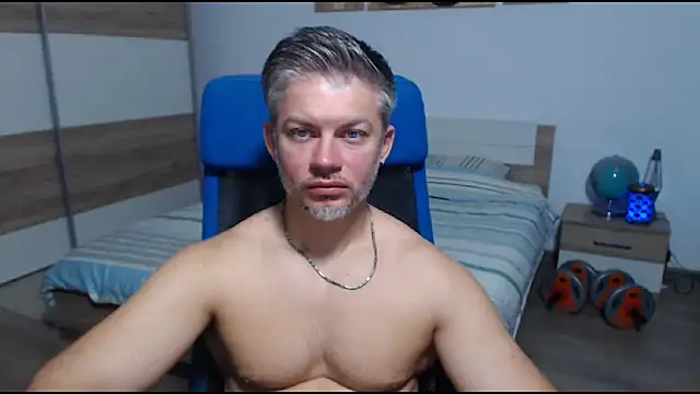 Snapshot of RobbyShawz chatting on 09/17/25, 06:15 RobbyShawz online show from 09/17/25, 06:15