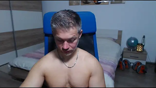 Snapshot of RobbyShawz chatting on 09/27/25, 04:17 RobbyShawz online show from 09/27/25, 04:17