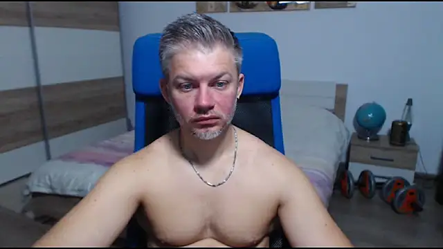 Snapshot of RobbyShawz chatting on 09/29/25, 06:40 RobbyShawz online show from 09/29/25, 06:40