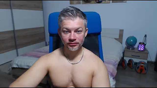 Snapshot of RobbyShawz chatting on 09/30/25, 04:06 RobbyShawz online show from 09/30/25, 04:06