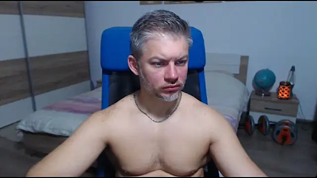 Snapshot of RobbyShawz chatting on 10/02/25, 06:42 RobbyShawz online show from 10/02/25, 06:42