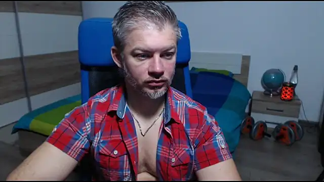 Snapshot of RobbyShawz chatting on 10/12/25, 05:17 RobbyShawz online show from 10/12/25, 05:17