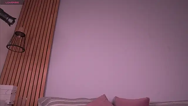 mia-reeves online show from 04/08/26, 02:39