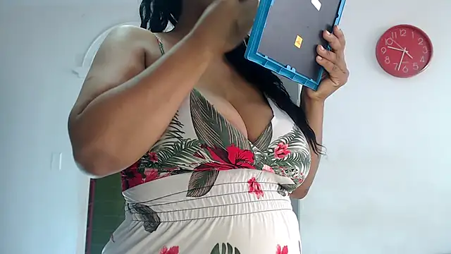 Natashariley1 online show from 05/07/26, 02:33