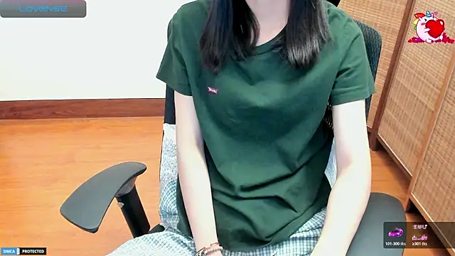 Snapshot of Ayase_momo chatting on 06/24/26, 10:20 Ayase momo online show from 06/24/26, 10:20