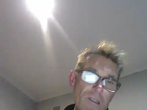 Snapshot of xykenrah@xh chatting on 12/13/24, 09:09 xykenrahxh online show from 12/13/24, 09:09