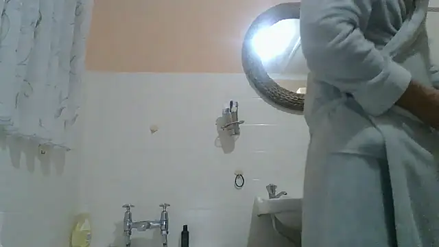 Snapshot of xykenrah@xh chatting on 11/20/25, 07:57 xykenrahxh online show from 11/20/25, 07:57