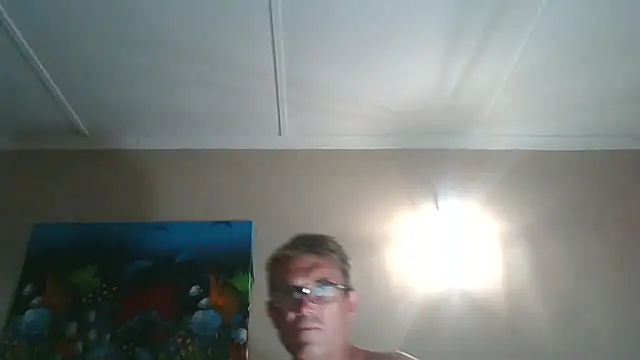 Snapshot of xykenrah@xh chatting on 11/24/25, 12:21 xykenrahxh online show from 11/24/25, 12:21