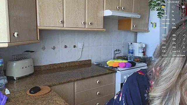 Snapshot of Lunamix chatting on 02/04/25, 03:36 Lunamix online show from 02/04/25, 03:36