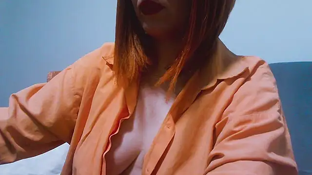 Snapshot of MashaYeah777 chatting on 03/19/25, 04:03 MashaYeah777 online show from 03/19/25, 04:03