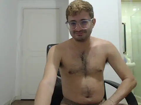 Snapshot of peterannaud chatting on 01/11/25, 11:02 peterannaud online show from 01/11/25, 11:02