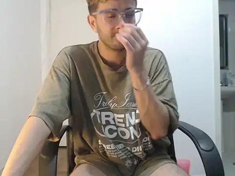 Snapshot of peterannaud chatting on 01/13/25, 11:41 peterannaud online show from 01/13/25, 11:41