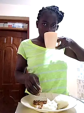 Snapshot of _cutemelania chatting on 01/05/25, 10:43 cutemelania online show from 01/05/25, 10:43