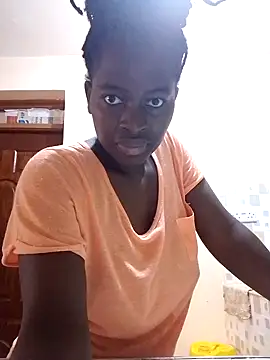 Snapshot of _cutemelania chatting on 02/03/25, 12:14 cutemelania online show from 02/03/25, 12:14