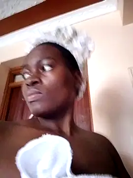 Snapshot of _cutemelania chatting on 02/08/25, 10:29 cutemelania online show from 02/08/25, 10:29