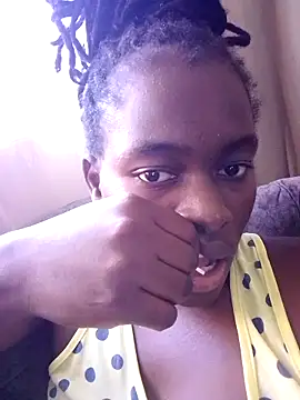 Snapshot of _cutemelania chatting on 02/11/25, 12:05 cutemelania online show from 02/11/25, 12:05