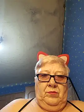 Snapshot of Lena_Gaby chatting on 02/04/25, 09:20 Lena Gaby online show from 02/04/25, 09:20