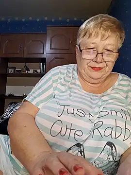 Snapshot of Lena_Gaby chatting on 10/27/25, 04:05 Lena Gaby online show from 10/27/25, 04:05