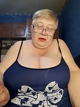 Snapshot of Lena_Gaby chatting on 10/28/25, 06:43 Lena Gaby online show from 10/28/25, 06:43